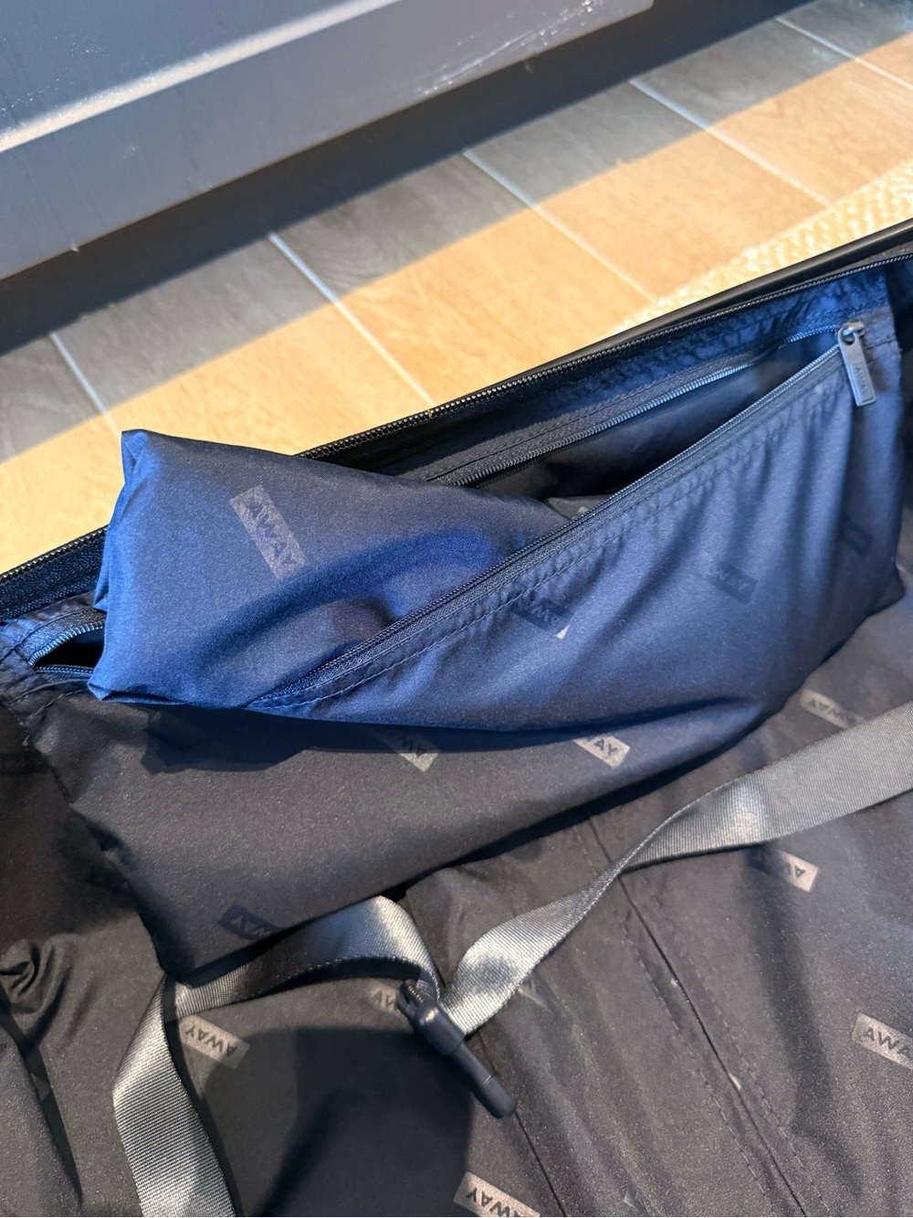 AWAY Luggage in Olive Green Hardshell - The Large - Picture 11 of 12